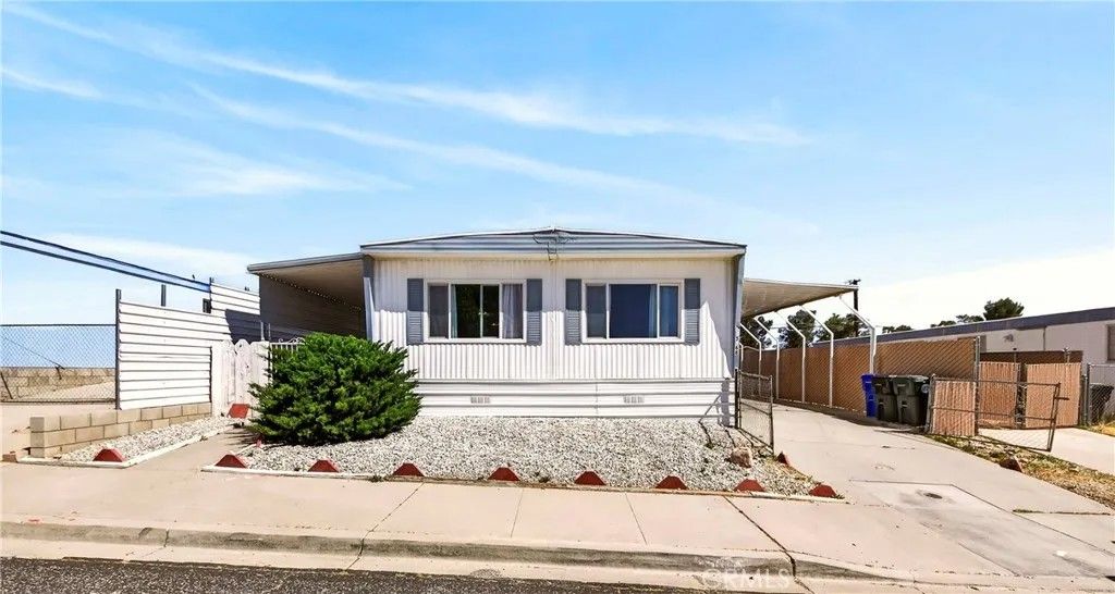 Photo of 15668 Calico Dr, Victorville, CA 92395 (MLS # PW26084313)