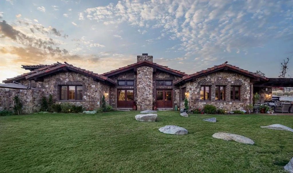 Photo of 3113 Camino Del Rancho, Encinitas, CA 92024 (MLS # NDP2501311)