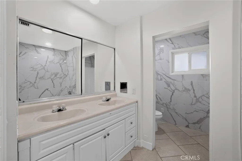 1153 W Reservoir Drive