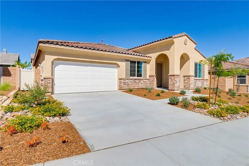 Photo of 9048 Carson Avenue, Hesperia, CA 92344 (MLS # SR25273362)