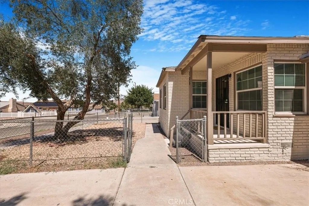 Photo of 705 S 2nd Avenue, Barstow, CA 92311 (MLS # PW26035846)