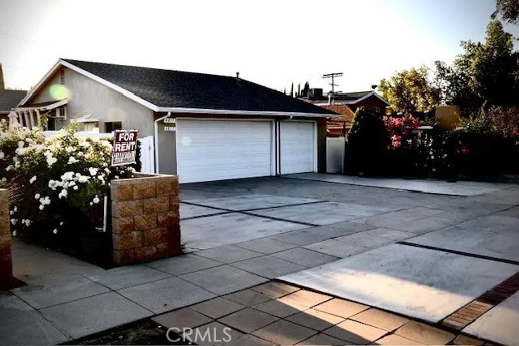 Photo of 4813 Topanga Canyon, Woodland Hills, CA 91364 (MLS # SR25268424)