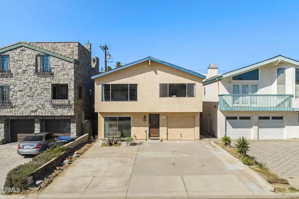 261 Hollywood Boulevard