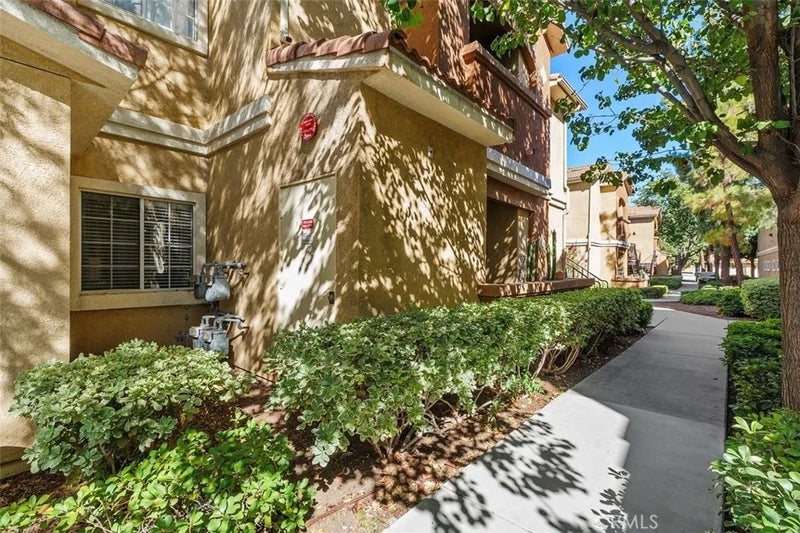 24909 Madison Avenue 1811