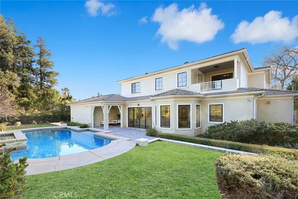 327 Oxford Drive