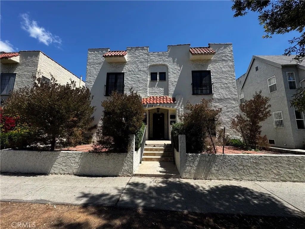 Photo of 336 N Stanley Avenue #338, Los Angeles, CA 90036 (MLS # SB26093388)