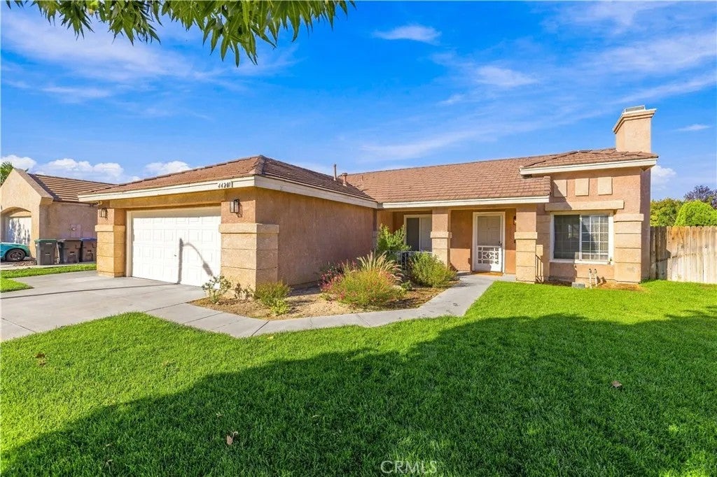 Photo of 44201 Freer WAY, Lancaster, CA 93536 (MLS # SR26218276)