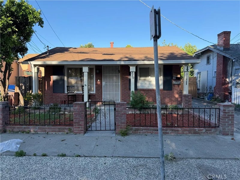 318 Raymond
