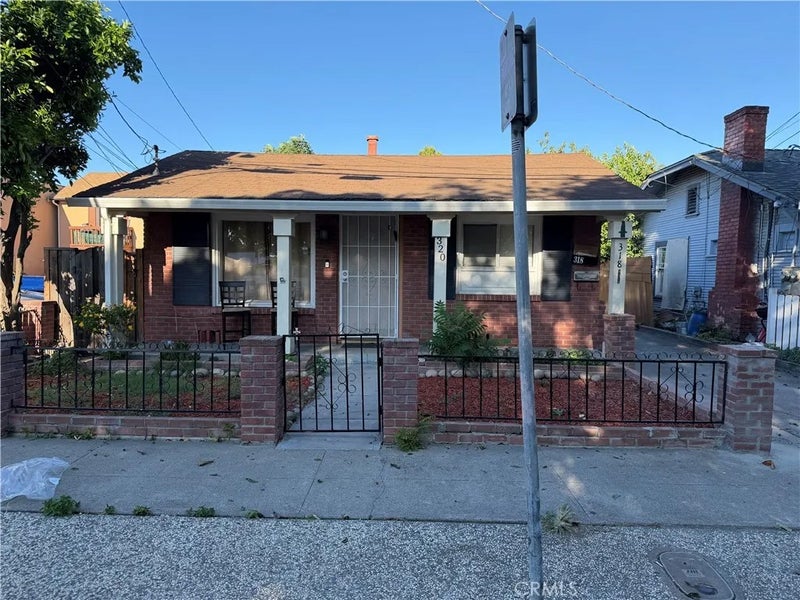 318 Raymond