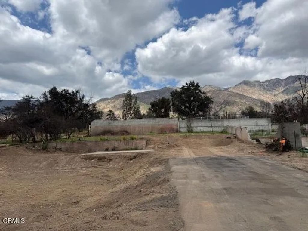 Photo of 563 E Las Flores, Altadena, CA 91001 (MLS # P1-25213)