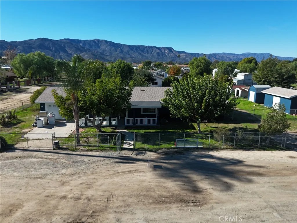 34925 Cameron Ln