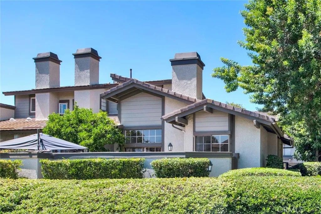 Photo of 14 Evening Breeze, Irvine, CA 92603 (MLS # OC25271850)