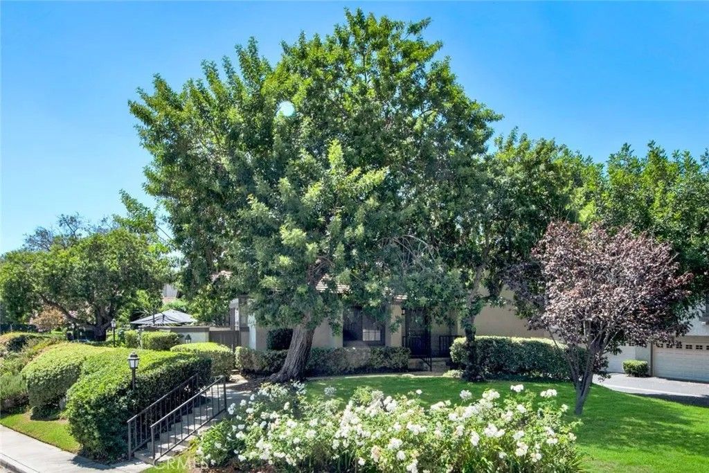 Photo of 14 Evening Breeze, Irvine, CA 92603 (MLS # OC25271850)