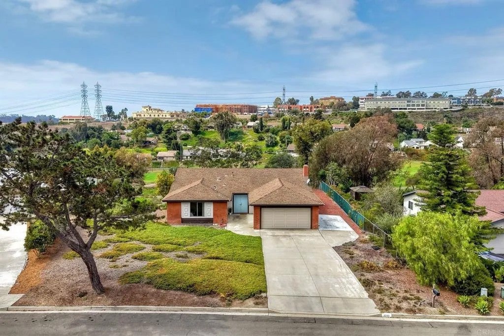 2233 Valley Road