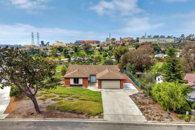 2233 Valley Road