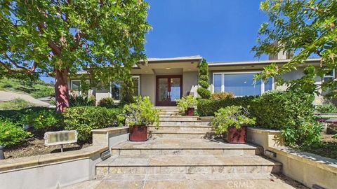 Photo of 165 Cumberland Road, Glendale, CA 91202 (MLS # GD26048839)