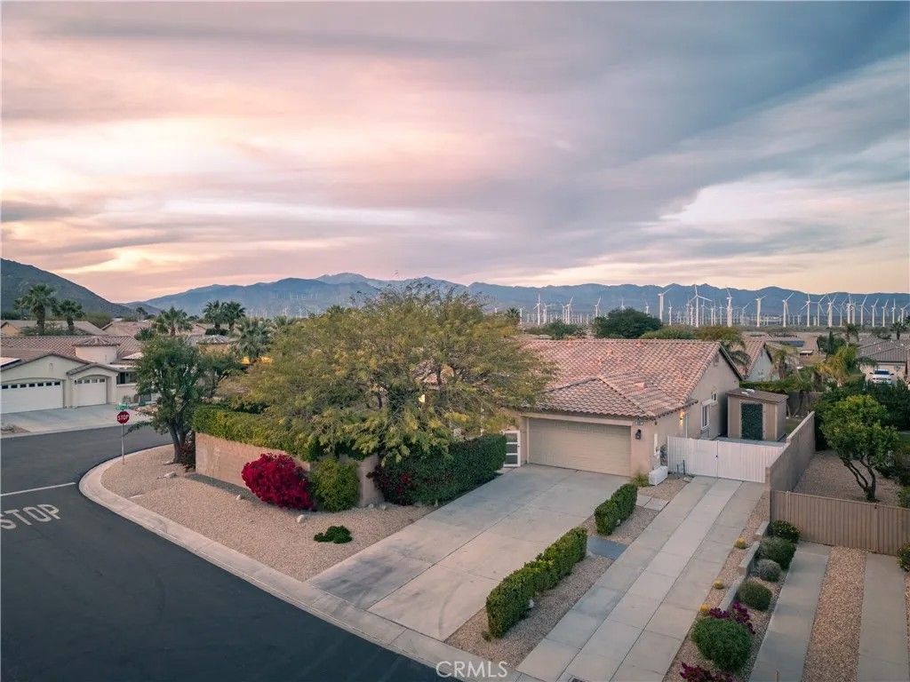 Photo of 992 Mira Grande, Palm Springs, CA 92262 (MLS # IG26020161)
