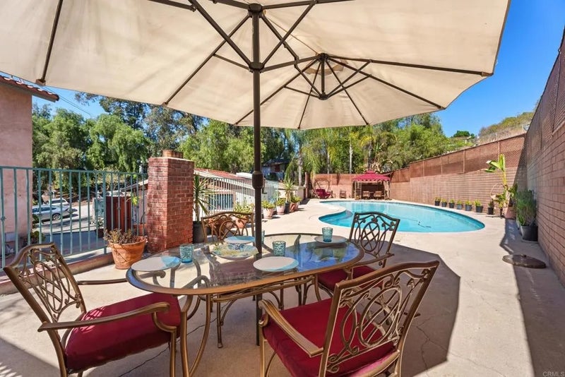 1153 Merritt Dr