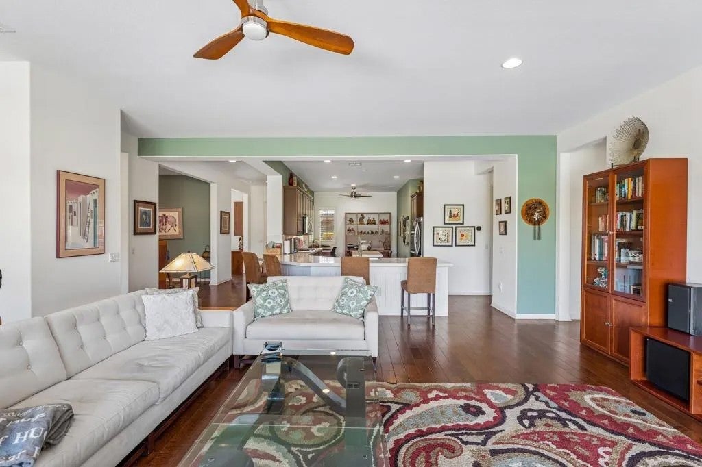 81216 Avenida Colonias