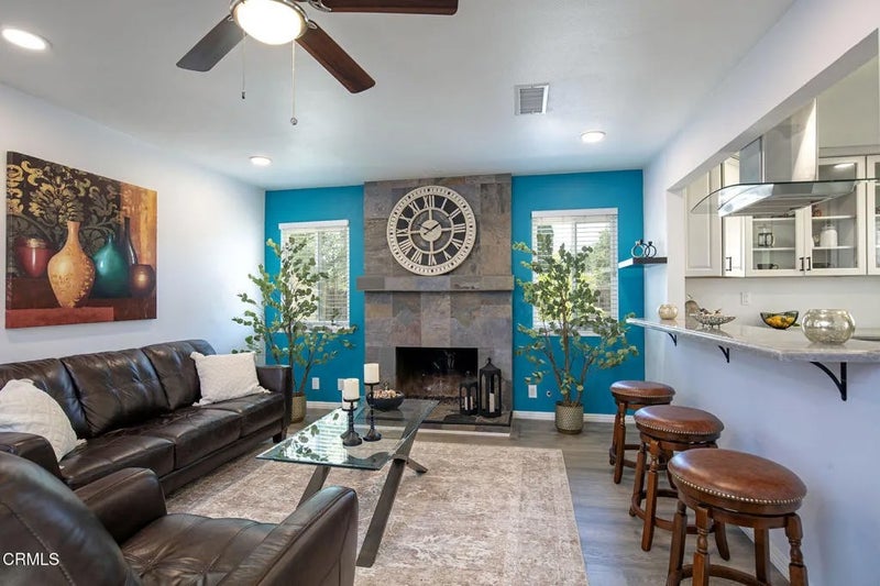 335 W Avenida De Las Flores