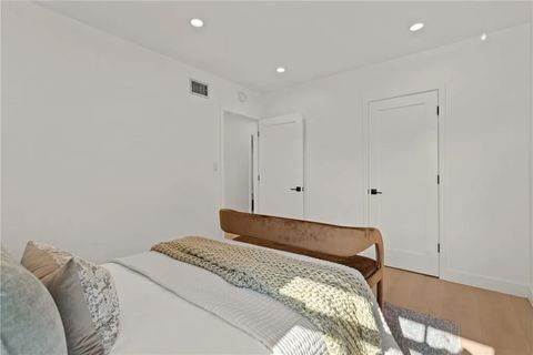 Tiny photo for 7018 Aldea Avenue, Lake Balboa, CA 91406 (MLS # SR25249293)