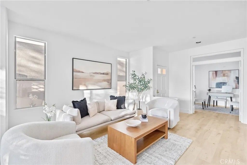 Photo of 35 Via Encanto, Rancho Santa Margarita, CA 92688 (MLS # OC26049999)