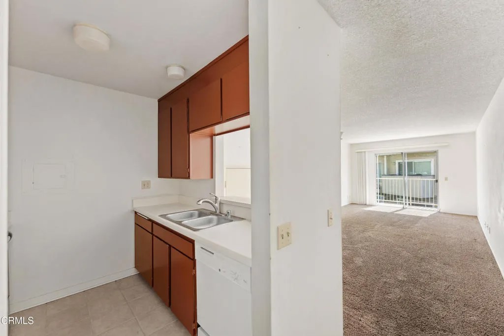 246 E Surfside Drive