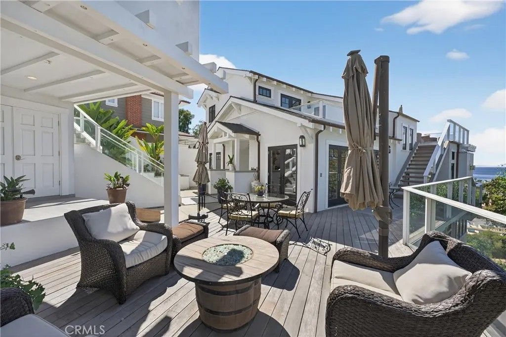 Photo of 405 Blumont Street, Laguna Beach, CA 92651 (MLS # OC26059273)