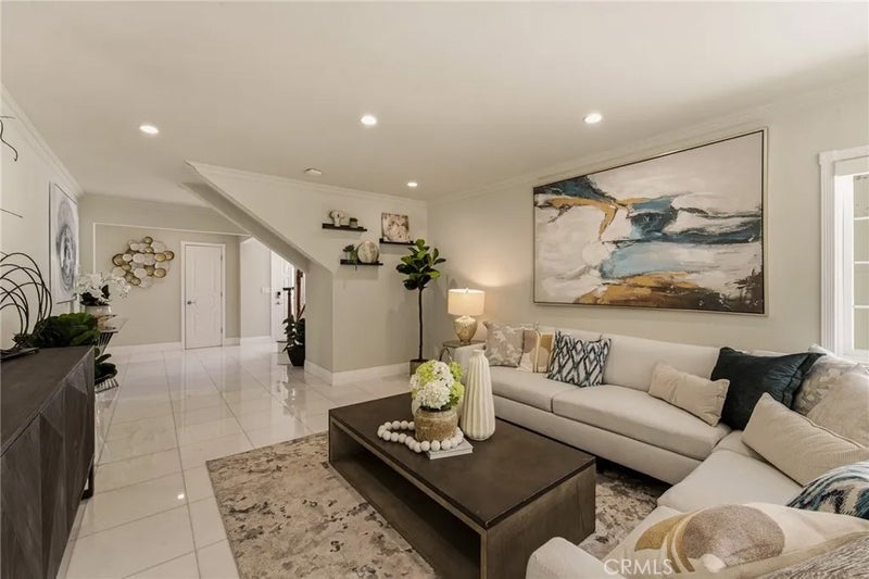 7726 W 79th