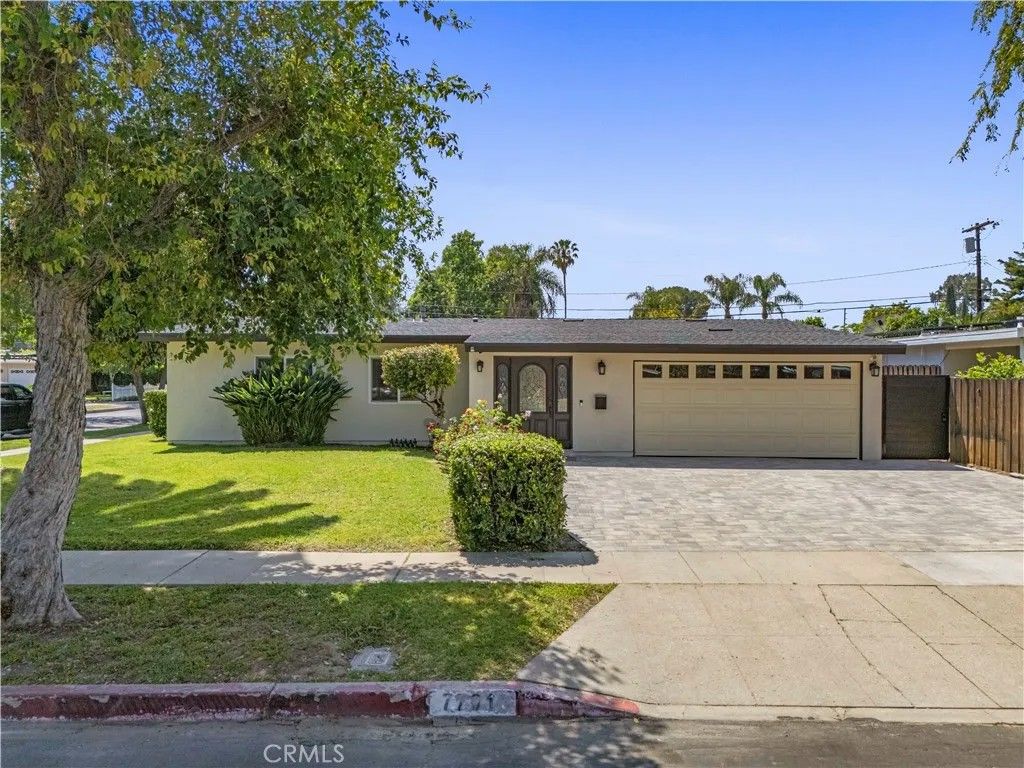 Photo of 7701 Rhea Avenue, Reseda, CA 91335 (MLS # SR26088468)