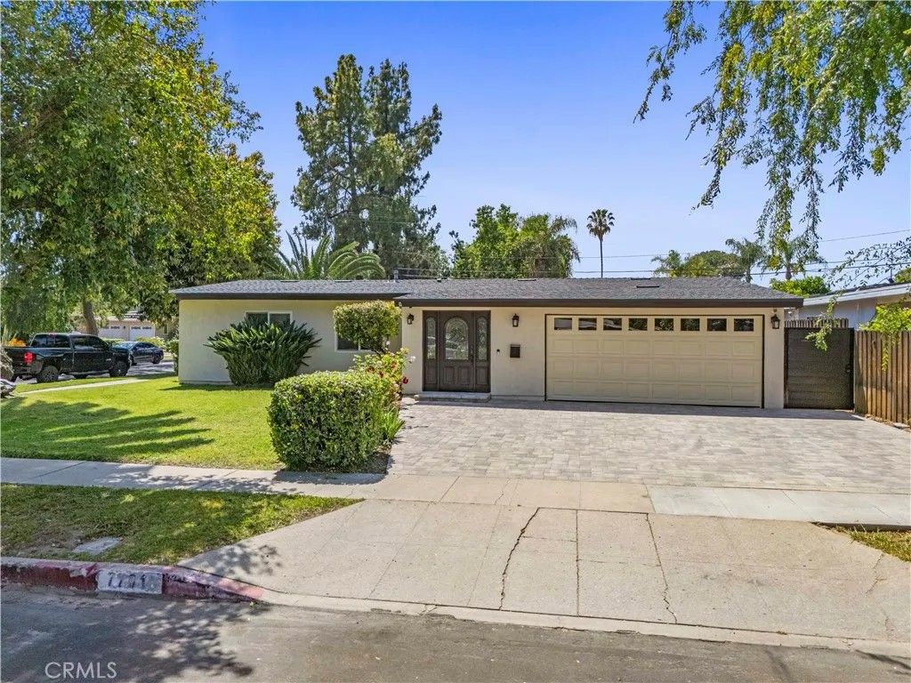 Photo of 7701 Rhea Avenue, Reseda, CA 91335 (MLS # SR26088468)