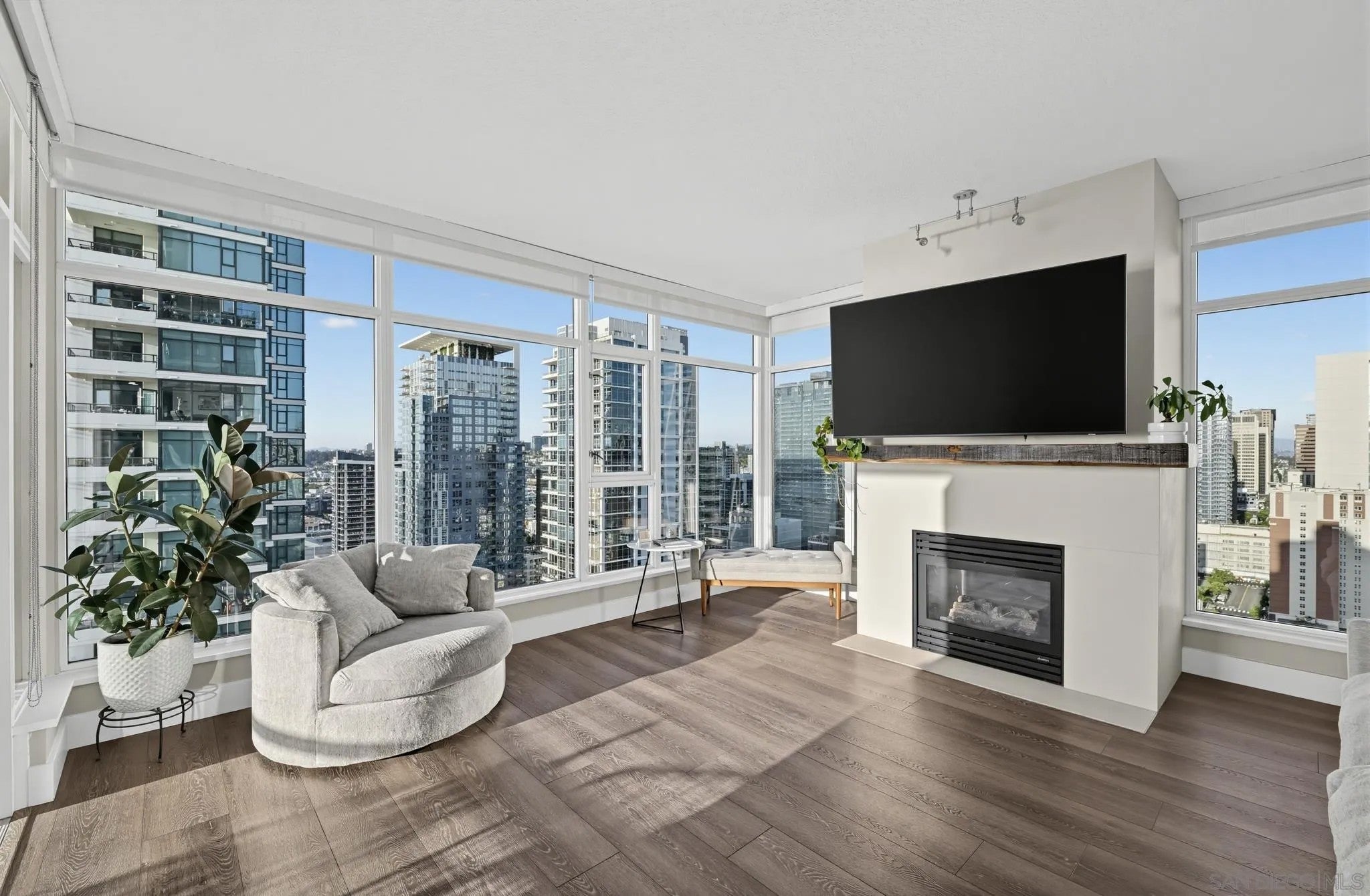 1199 Pacific Highway 2802