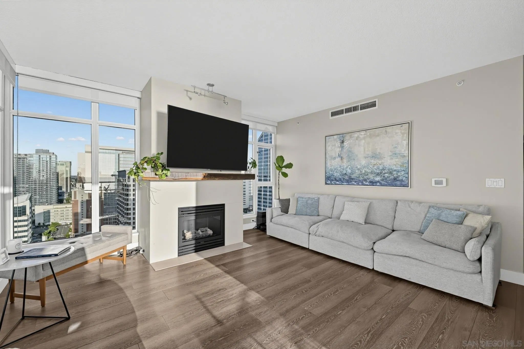 1199 Pacific Highway 2802