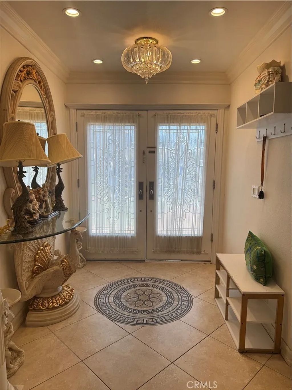 Photo of 5092 Chimineas, Tarzana, CA 91356 (MLS # SR25278372)