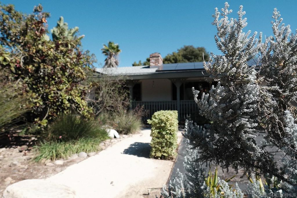 Photo of 26327 N Broadway, Escondido, CA 92026 (MLS # 260004984)