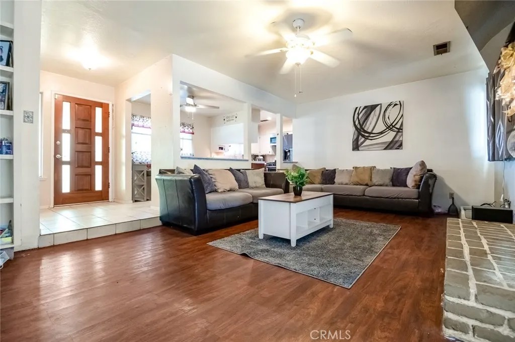 916 E Royal Ann