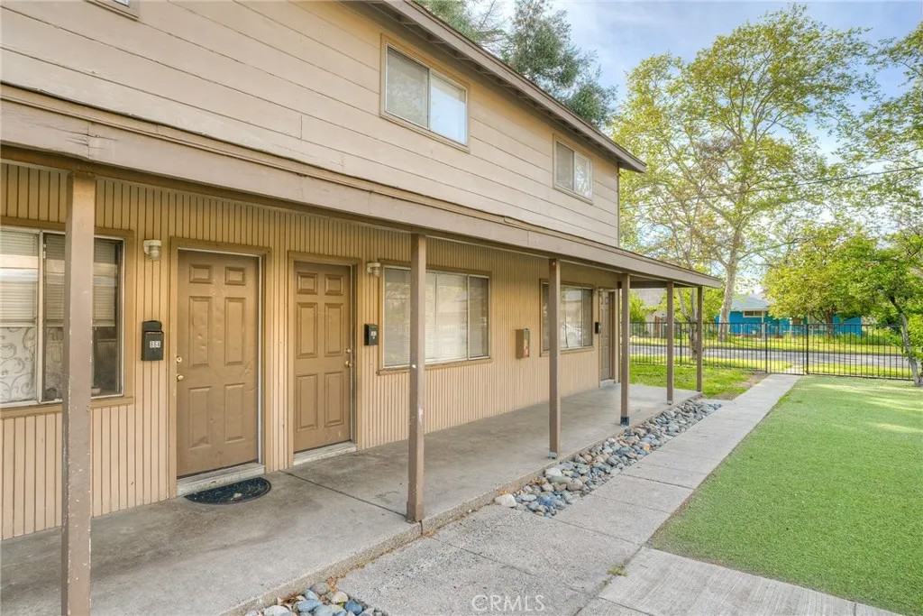 836 Pomona Avenue