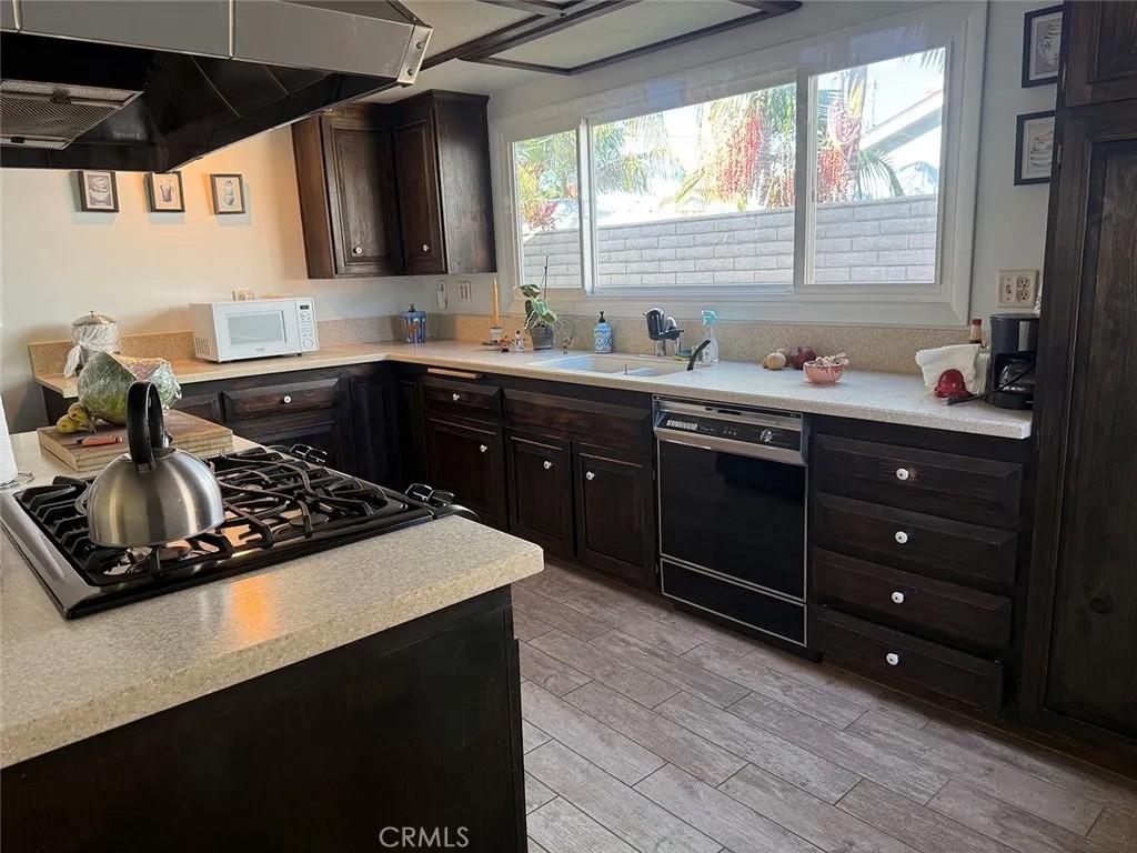 2864 W Monroe