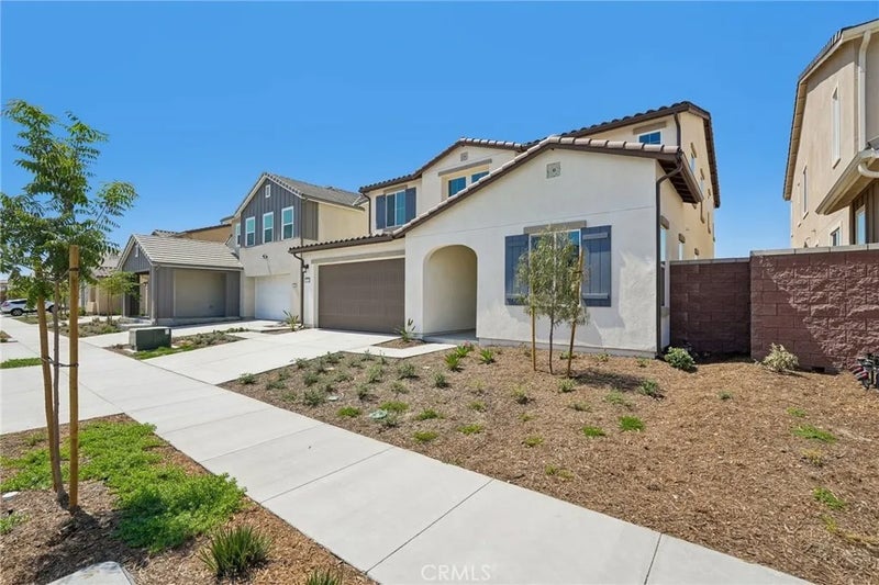 8541 Tamarack Avenue