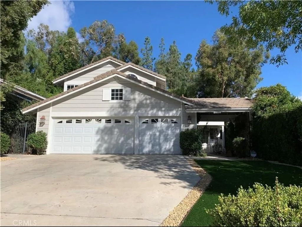 Photo of 23201 W Vail Dr, West Hills, CA 91307 (MLS # SR26009439)