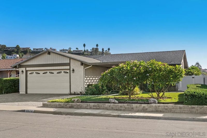 6379 Oakridge