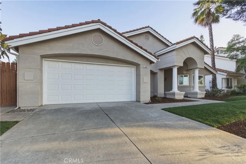 1809 E Serena