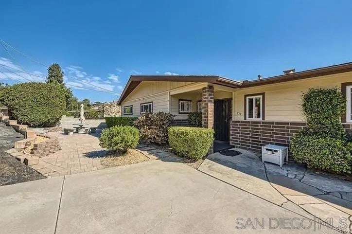 777 Hacienda Dr