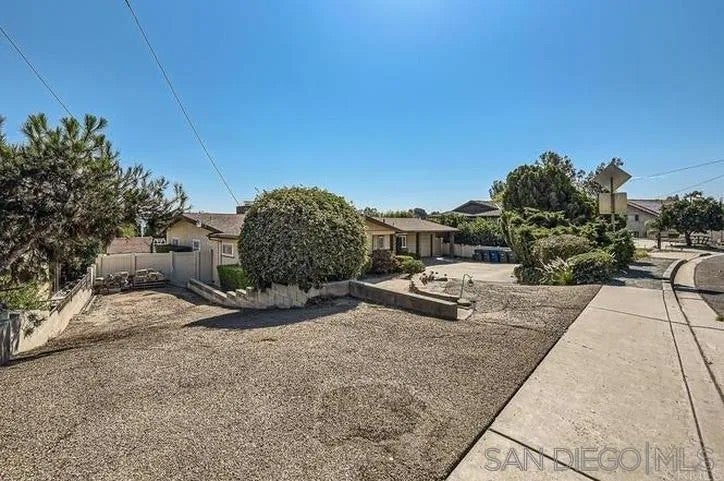 777 Hacienda Dr