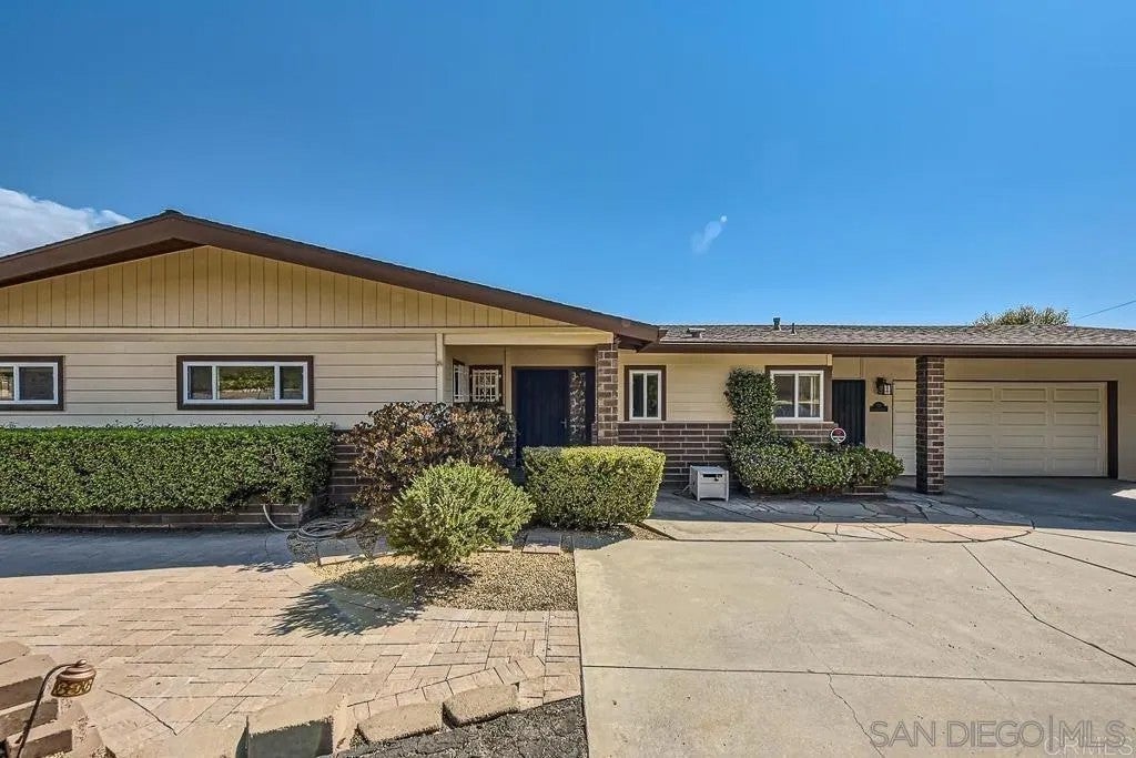 777 Hacienda Dr