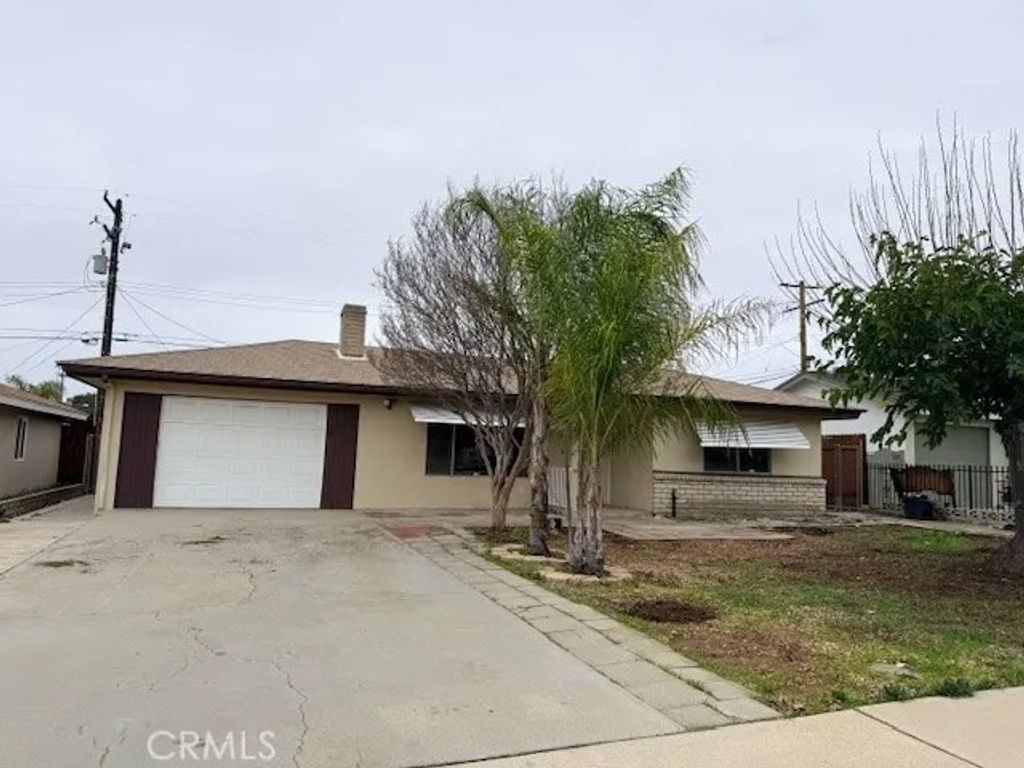 Photo of 150 Jade Dr, Hemet, CA 92543 (MLS # SW26010877)