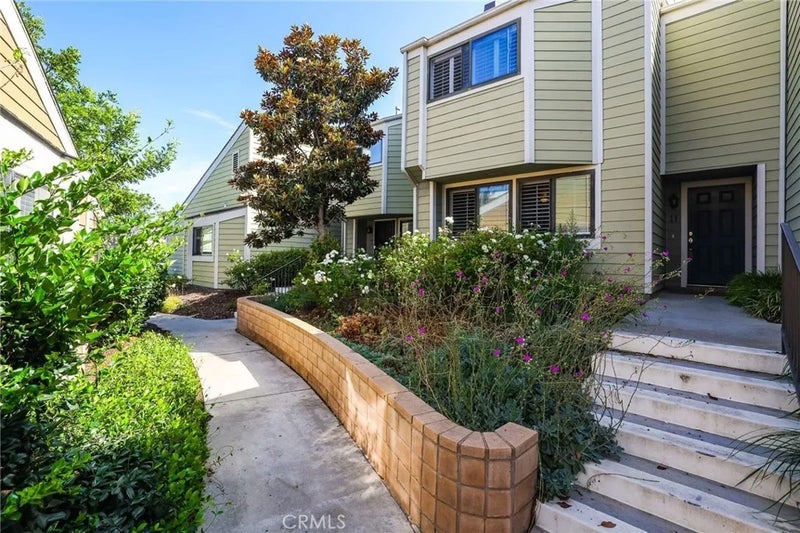 11 Northwind Court