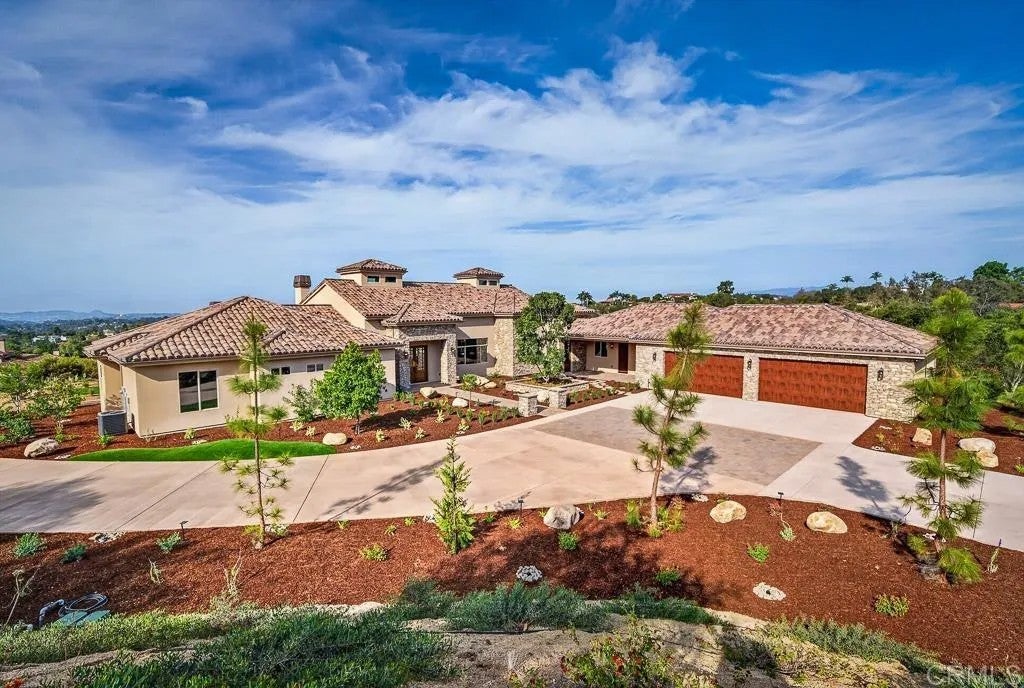 3066 Via Montevina