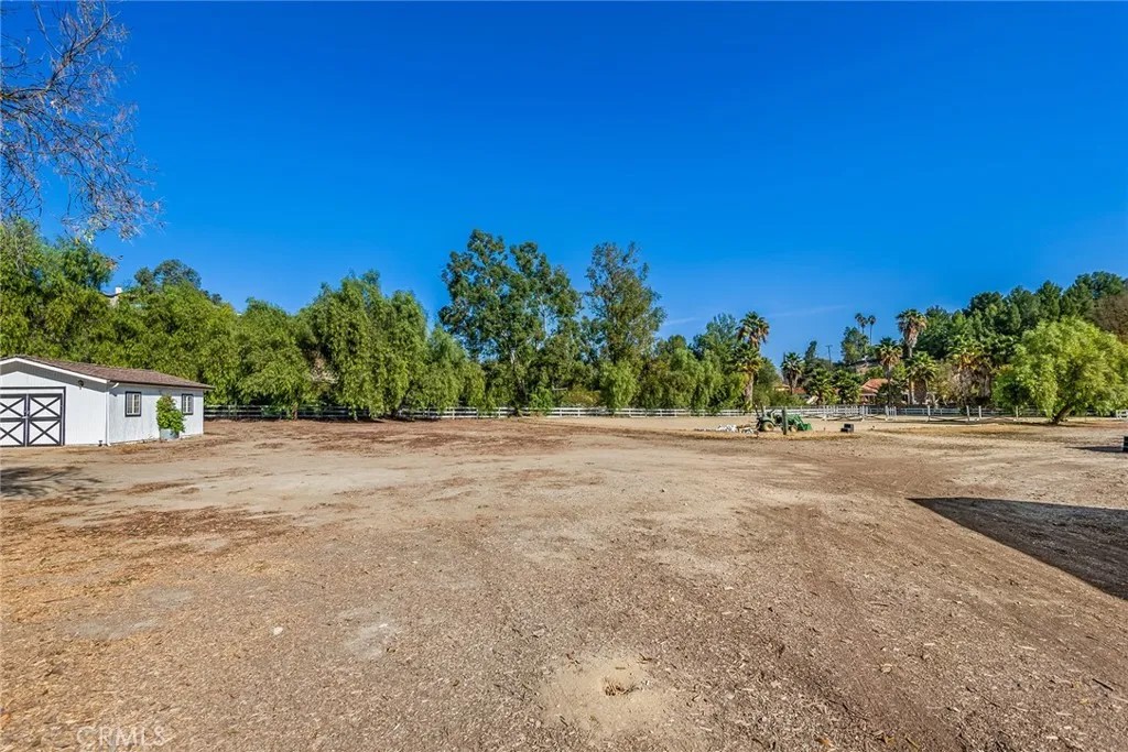 5547 PARADISE VALLEY
