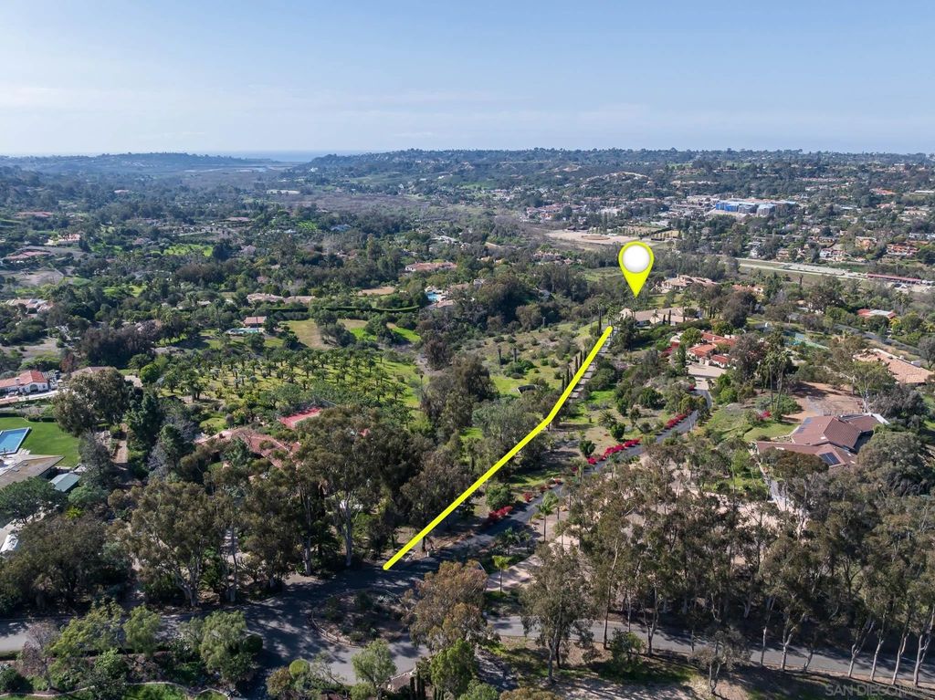 Photo of 18024 Avenida Alondra, Rancho Santa Fe, CA 92067 (MLS # 260005202)